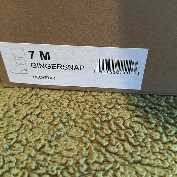 Gingersnap boots for women with 3 inch heels - Picture 7 of 7